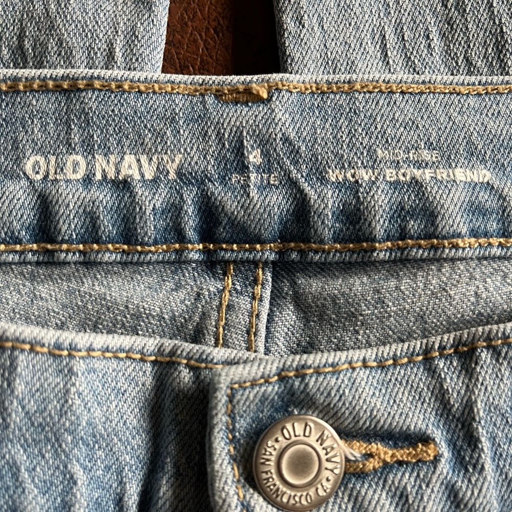 Old Navy Boyfriend Jeans, Mid Rise WOW, size 4 Petite